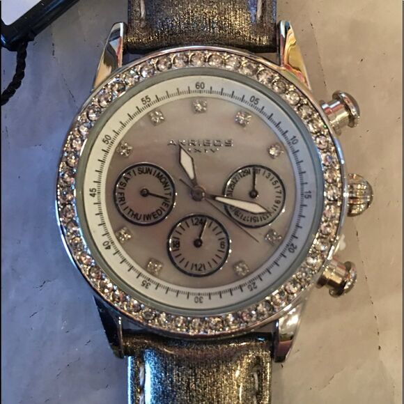AKRIBOS XXIV Designer Metallic Watch - Picture 1 of 8